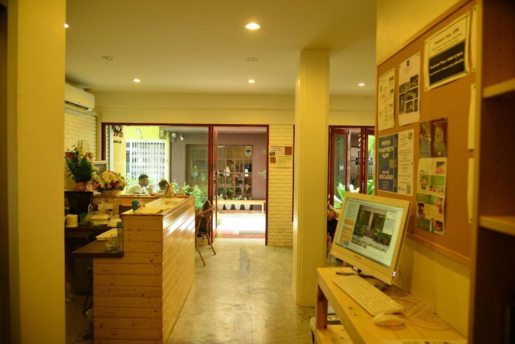 Panpan Hostel Bangkok Exterior photo