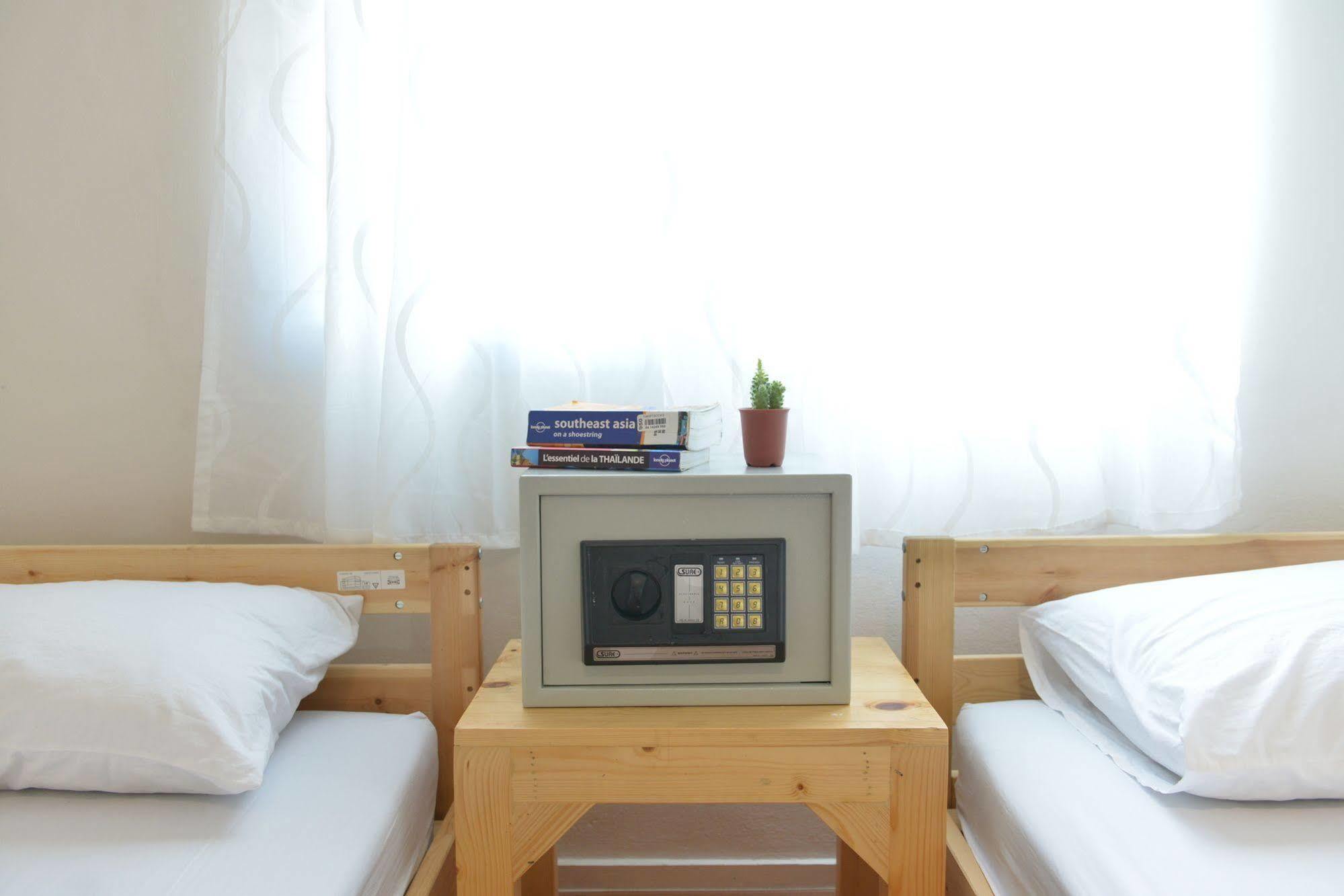 Panpan Hostel Bangkok Exterior photo