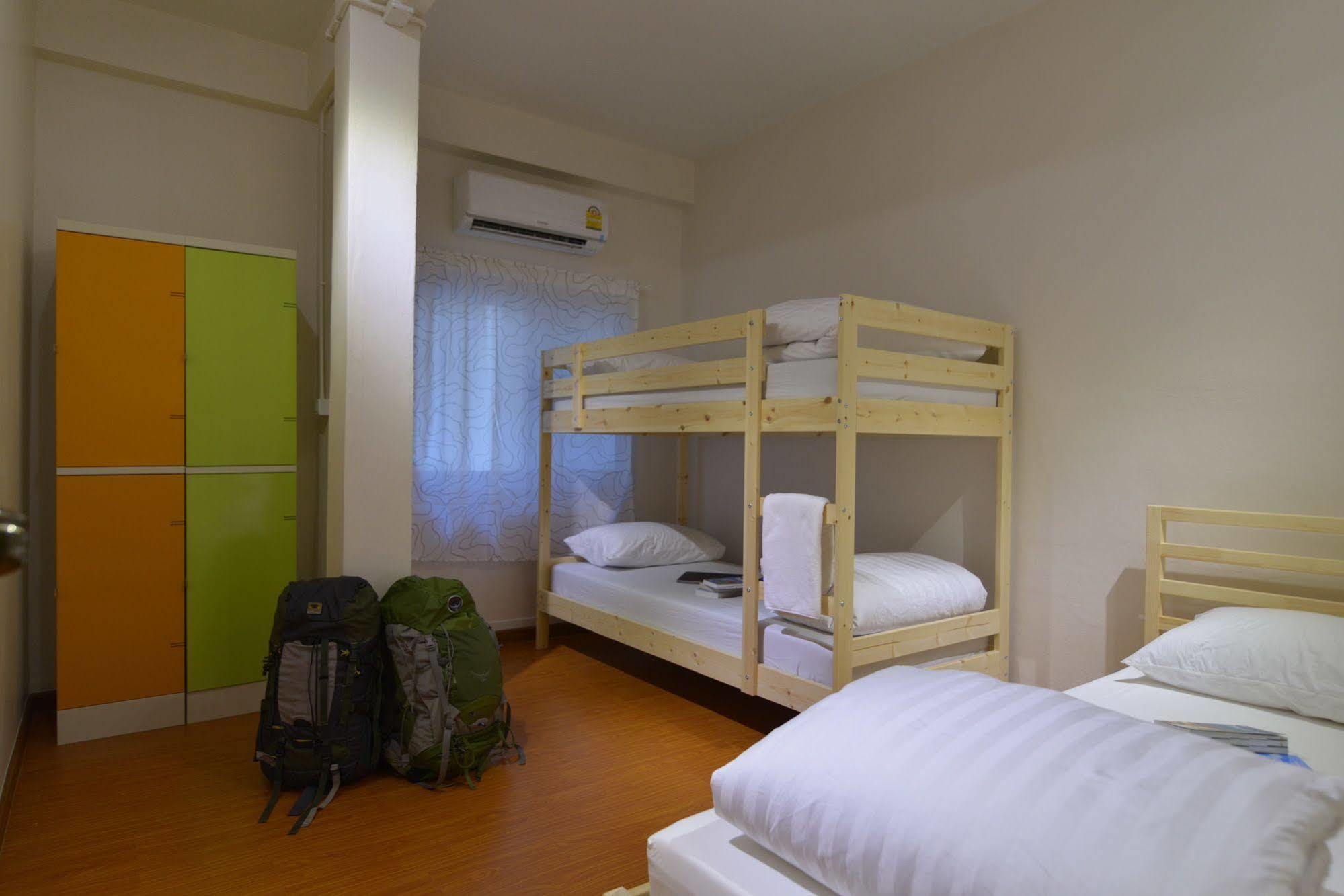 Panpan Hostel Bangkok Exterior photo