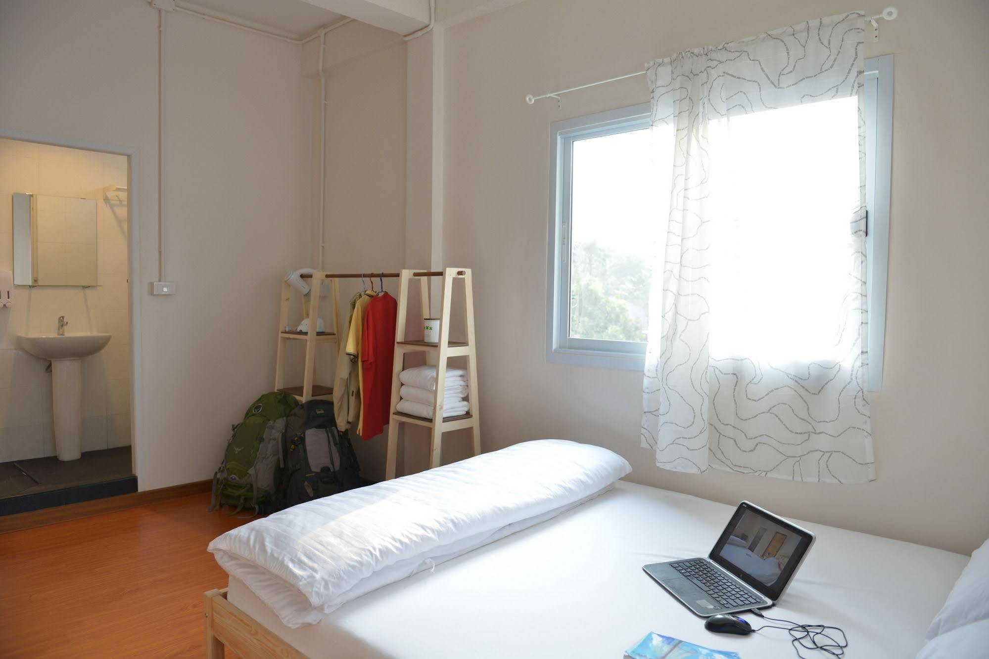 Panpan Hostel Bangkok Exterior photo